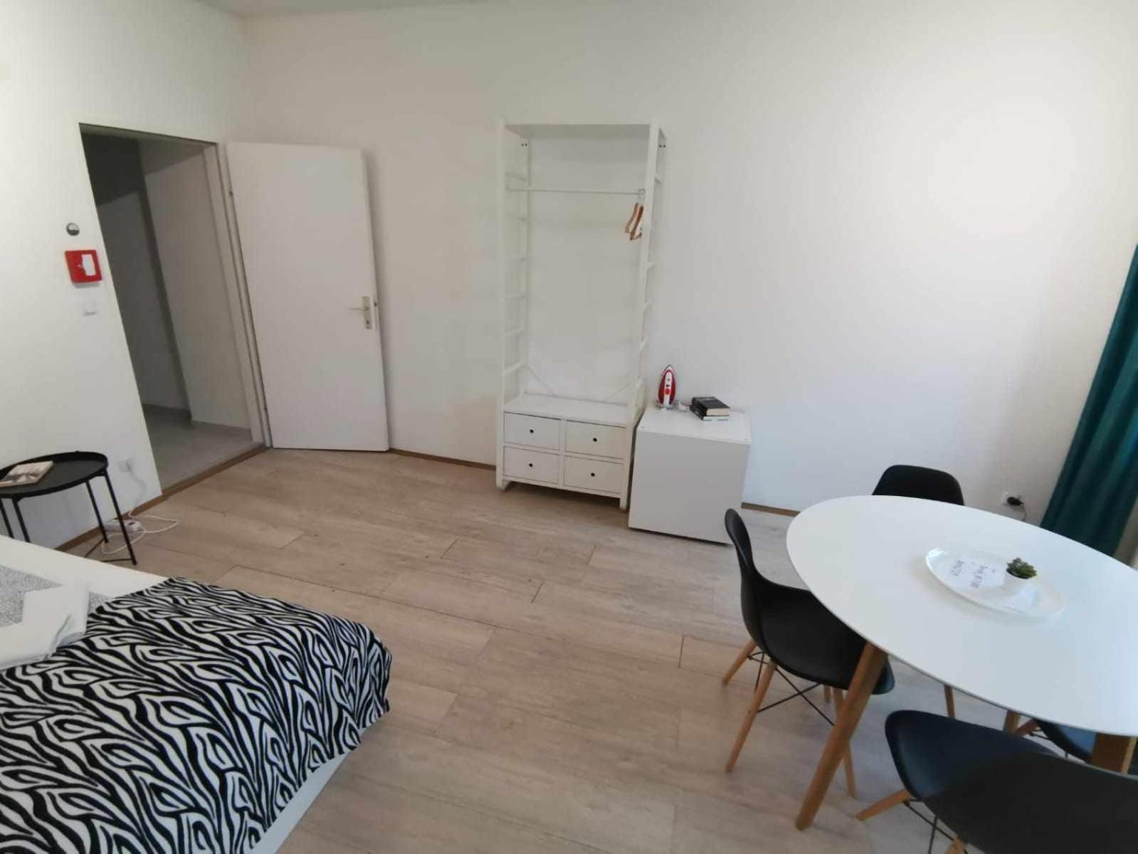 Central Apartment Metro 1 Min. Viena Exterior foto